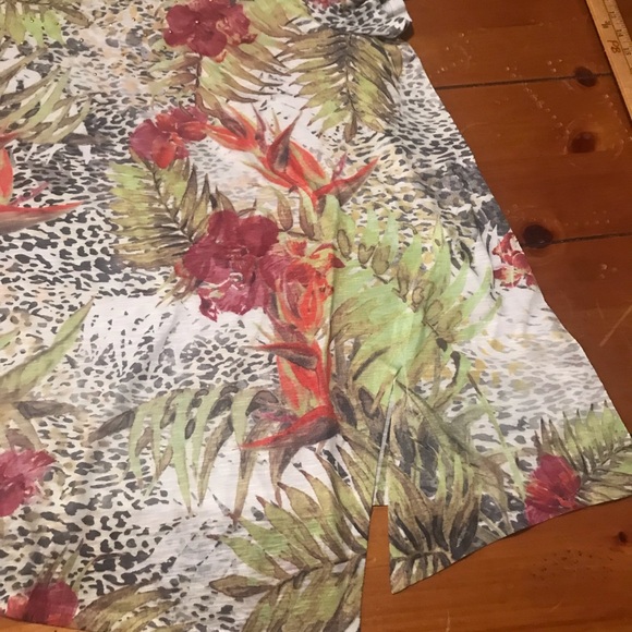 Terra&Sky top, 1X (16W-18W), animal, tropical, floral, multi colored. - Picture 3 of 14